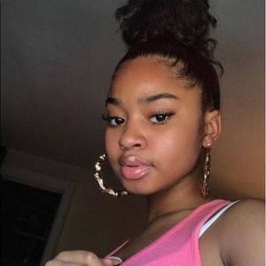 Meet your Posher, Michaela